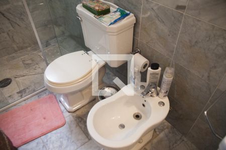 Casa à venda com 328m², 4 quartos e 4 vagasDetalhe do banheiro