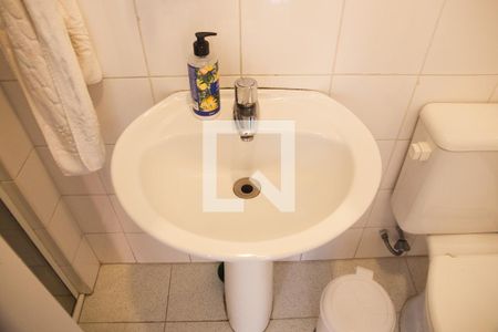 Casa à venda com 328m², 4 quartos e 4 vagasBanheiro - Torneira