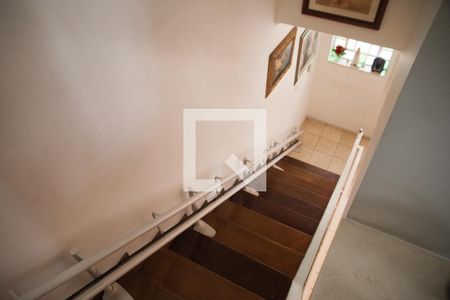Casa à venda com 328m², 4 quartos e 4 vagasEscada