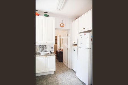 Casa à venda com 328m², 4 quartos e 4 vagasCozinha