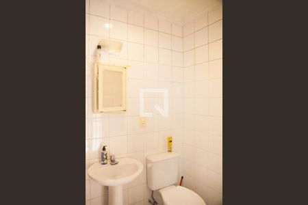 Casa à venda com 328m², 4 quartos e 4 vagasBanheiro de Serviço