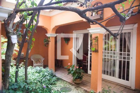 Casa à venda com 328m², 4 quartos e 4 vagasÁrea Externa