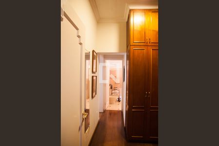 Casa à venda com 328m², 4 quartos e 4 vagasQuarto 3 - Suíte