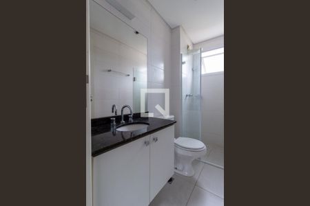 Banheiro de apartamento à venda com 1 quarto, 35m² em Prado Velho, Curitiba