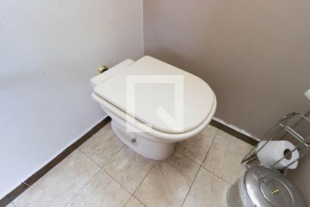 Casa à venda com 480m², 3 quartos e 4 vagas Casa à venda com 480m², 3 quartos e 4 vagasLavabo 1