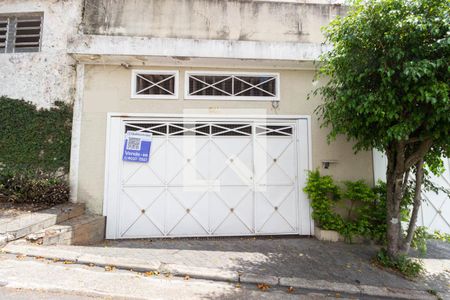 Casa à venda com 480m², 3 quartos e 4 vagas Casa à venda com 480m², 3 quartos e 4 vagasFachada 2