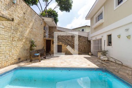 Casa à venda com 480m², 3 quartos e 4 vagas Casa à venda com 480m², 3 quartos e 4 vagasQuintal 2