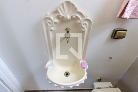 Casa à venda com 480m², 3 quartos e 4 vagas Casa à venda com 480m², 3 quartos e 4 vagasLavabo 1