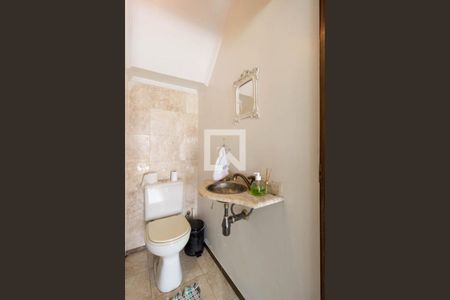 Casa à venda com 480m², 3 quartos e 4 vagas Casa à venda com 480m², 3 quartos e 4 vagasLavabo 2