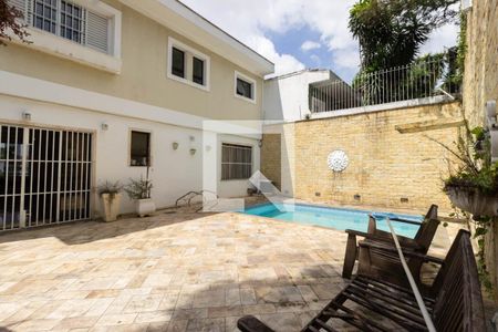 Casa à venda com 480m², 3 quartos e 4 vagas Casa à venda com 480m², 3 quartos e 4 vagasQuintal 2