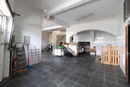 Casa à venda com 480m², 3 quartos e 4 vagas Casa à venda com 480m², 3 quartos e 4 vagasGaragem