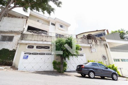 Casa à venda com 480m², 3 quartos e 4 vagas Casa à venda com 480m², 3 quartos e 4 vagasFachada 2