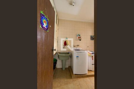 Casa à venda com 480m², 3 quartos e 4 vagas Casa à venda com 480m², 3 quartos e 4 vagasÁrea de serviço