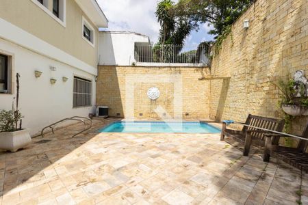 Casa à venda com 480m², 3 quartos e 4 vagas Casa à venda com 480m², 3 quartos e 4 vagasQuintal 2