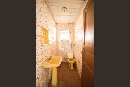 Banheiro 1 de casa à venda com 4 quartos, 99m² em Vila Corberi, São Paulo