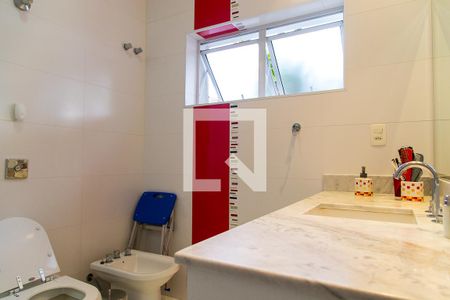 Casa à venda com 214m², 3 quartos e 3 vagasBanheiro Social