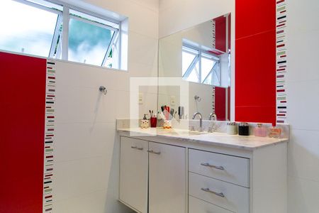 Casa à venda com 214m², 3 quartos e 3 vagasBanheiro Social