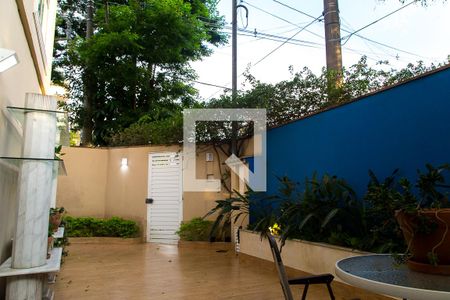 Casa à venda com 214m², 3 quartos e 3 vagasQuintal