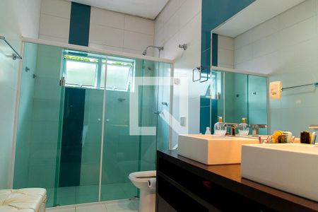 Casa à venda com 214m², 3 quartos e 3 vagasBanheiro da Suíte