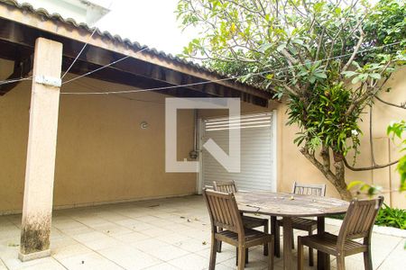 Casa à venda com 214m², 3 quartos e 3 vagasQuintal e Garagem