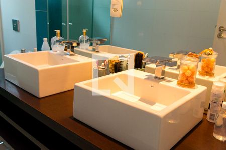 Casa à venda com 214m², 3 quartos e 3 vagasBanheiro da Suíte