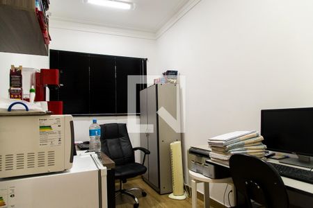 Casa à venda com 214m², 3 quartos e 3 vagasEscritório