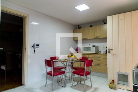 Casa à venda com 214m², 3 quartos e 3 vagasCozinha