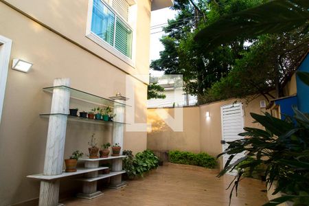 Casa à venda com 214m², 3 quartos e 3 vagasQuintal