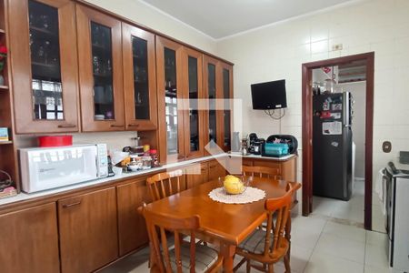 Casa de condomínio para alugar com 400m², 4 quartos e 4 vagasCozinha