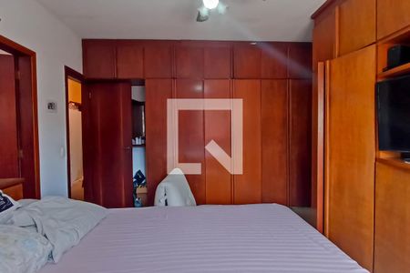 Casa de condomínio para alugar com 400m², 4 quartos e 4 vagasSuíte