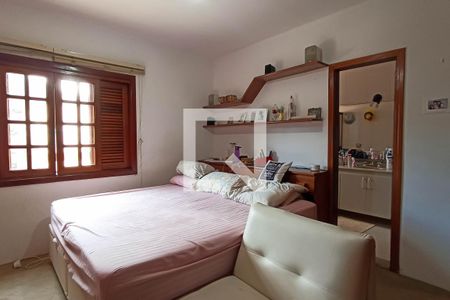 Casa de condomínio para alugar com 400m², 4 quartos e 4 vagasSuíte