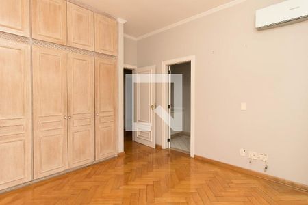 Casa à venda com 1300m², 4 quartos e 4 vagas Casa à venda com 1300m², 4 quartos e 4 vagasSuite 2