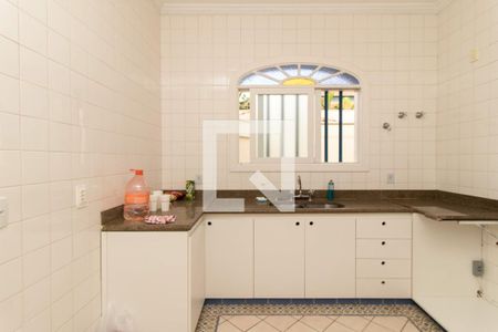 Casa à venda com 1300m², 4 quartos e 4 vagas Casa à venda com 1300m², 4 quartos e 4 vagasCozinha