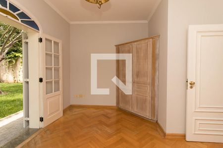 Casa à venda com 1300m², 4 quartos e 4 vagas Casa à venda com 1300m², 4 quartos e 4 vagasQuarto Hospedes