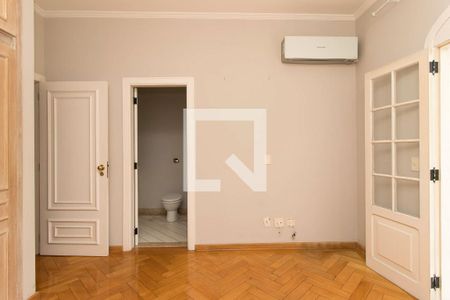 Casa à venda com 1300m², 4 quartos e 4 vagas Casa à venda com 1300m², 4 quartos e 4 vagasSuite 2