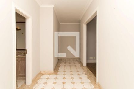 Casa à venda com 1300m², 4 quartos e 4 vagas Casa à venda com 1300m², 4 quartos e 4 vagasHall de Entrada