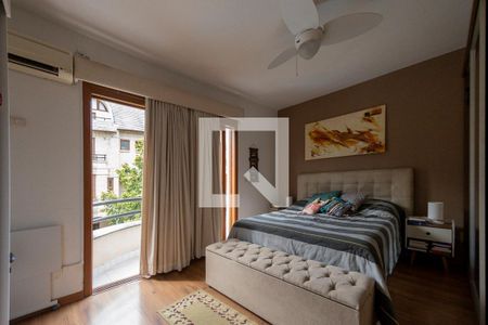 Suíte de casa de condomínio à venda com 3 quartos, 205m² em Cristal, Porto Alegre