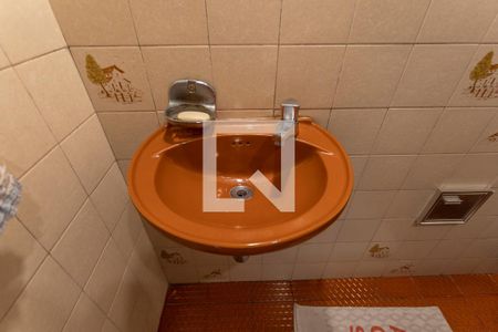 Casa para alugar com 240m², 3 quartos e 4 vagasBanheiro Serviço