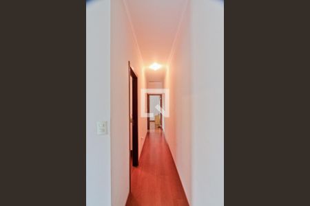 Casa à venda com 168m², 3 quartos e 3 vagasCorredor