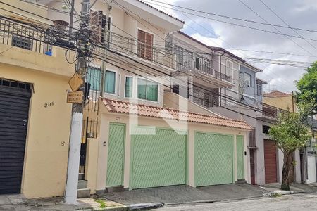 Casa à venda com 168m², 3 quartos e 3 vagasFachada