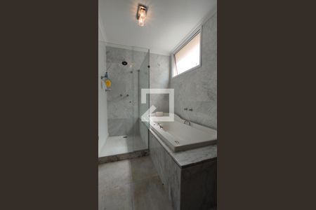 Apartamento à venda com 750m², 5 quartos e 4 vagasBanheiro da Suíte 2