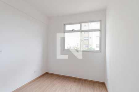 Quarto 1 de apartamento para alugar com 3 quartos, 61m² em Novo Mundo, Curitiba