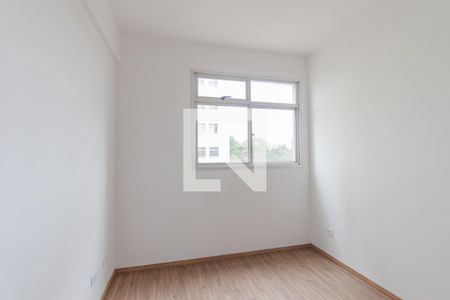 Quarto 1 de apartamento para alugar com 3 quartos, 61m² em Novo Mundo, Curitiba