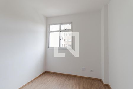Quarto 2 de apartamento para alugar com 3 quartos, 61m² em Novo Mundo, Curitiba
