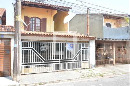 Casa à venda com 129m², 3 quartos e 2 vagasFachada