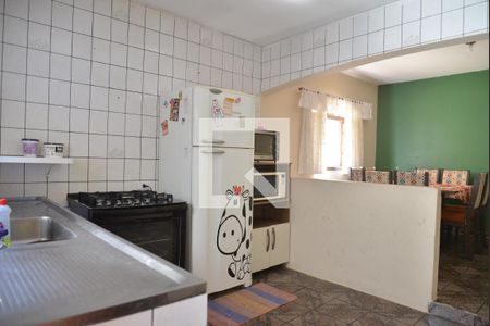 Casa à venda com 129m², 3 quartos e 2 vagasCozinha - Armários