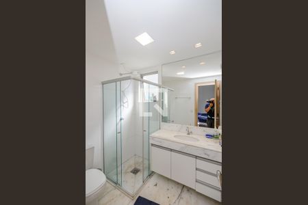 Apartamento para alugar com 70m², 2 quartos e 2 vagas Apartamento para alugar com 70m², 2 quartos e 2 vagasBanheiro da Suíte