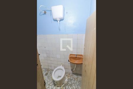 Banheiro de casa para alugar com 1 quarto, 40m² em Vila Dalva, São Paulo