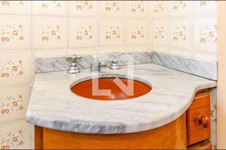 Banheiro de apartamento à venda com 1 quarto, 50m² em Glória, Porto Alegre