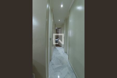 Corredor de apartamento para alugar com 3 quartos, 60m² em Vila Alpina, São Paulo